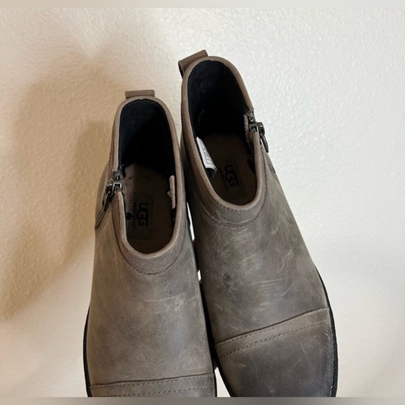 UGG Australia Attell brown suede distressed ankle booties NEW 7 - Picture 6 of 9